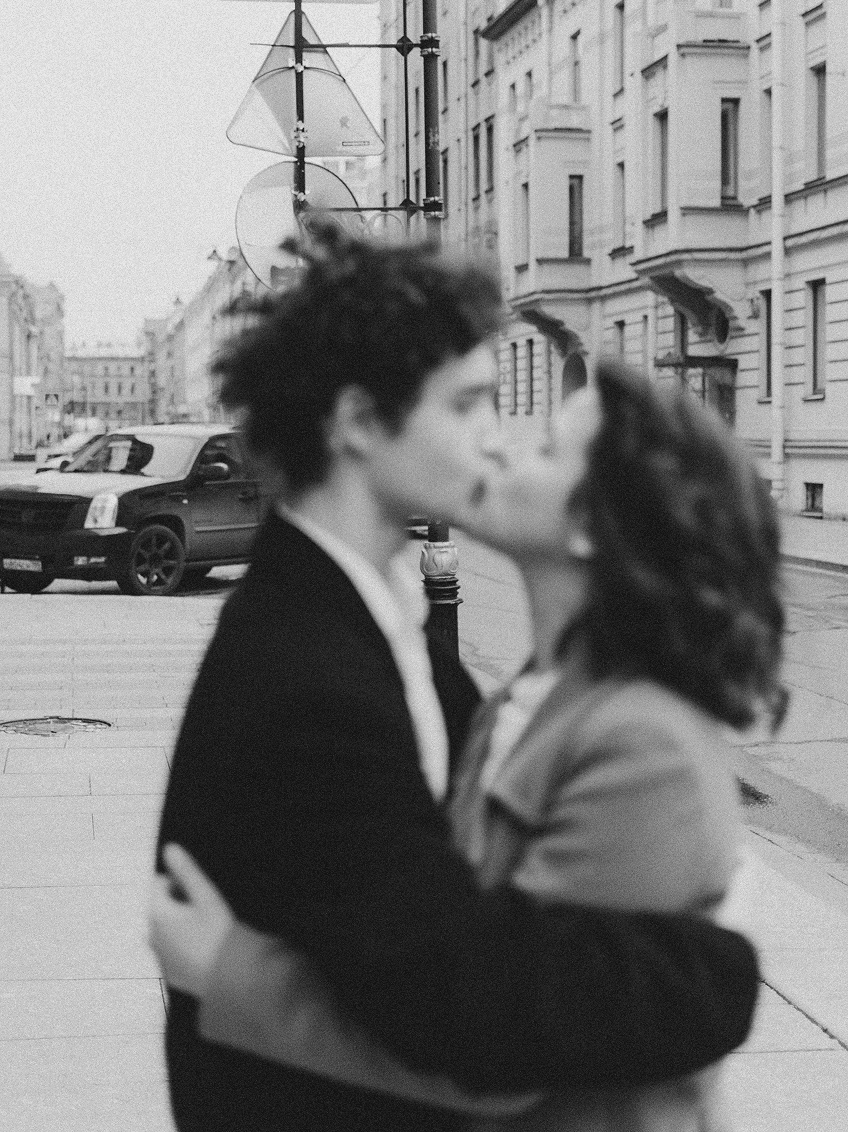 Intimate urban romance and genuine connection made possible with B4L